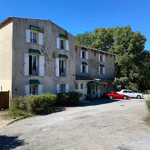 https://hotel-restaurant-les-esparrus-villecroze.fr-provencehotel.com