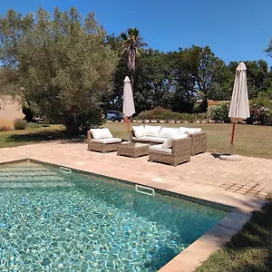 https://le-clos-des-vignes-de-pampelonne.fr-provencehotel.com