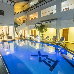 Sea Port Hotel Negombo